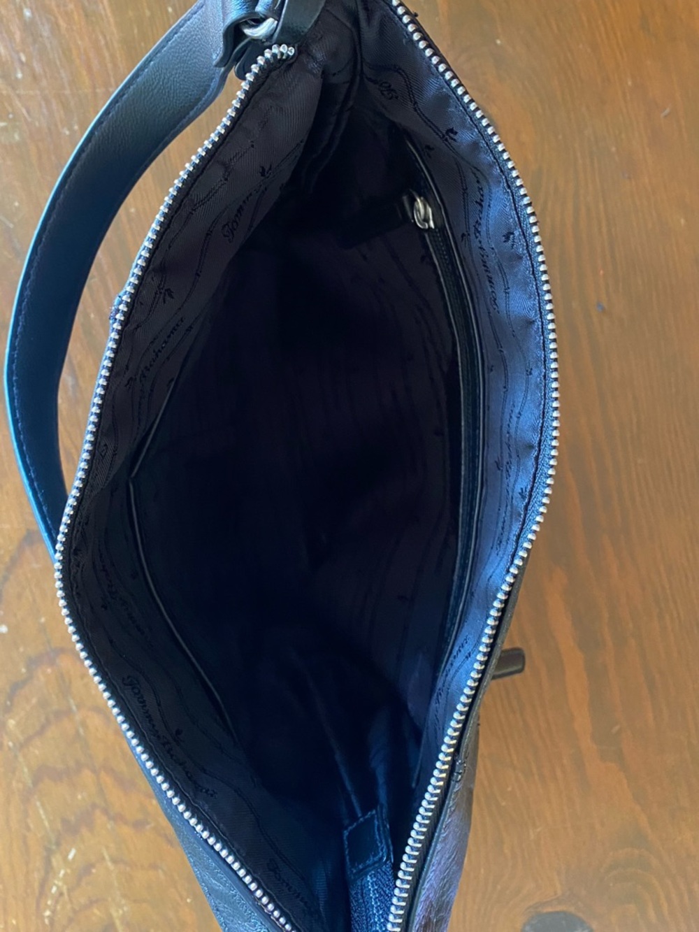 Tommy Bahama Classic Black Leather Shoulder Bag Timeless Everyday Style - Picture 11 of 11